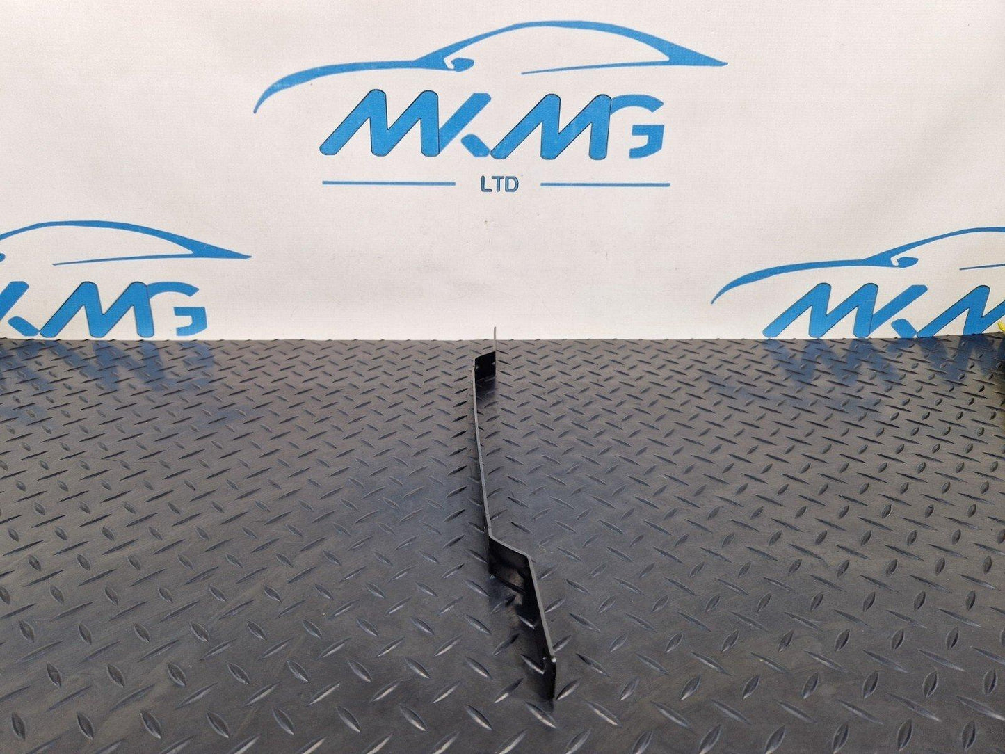 14-23 MERCEDES BENZ VITO W447 OEM FRONT SEAT BOX BRACKET MOUNT PLATE A4479144900