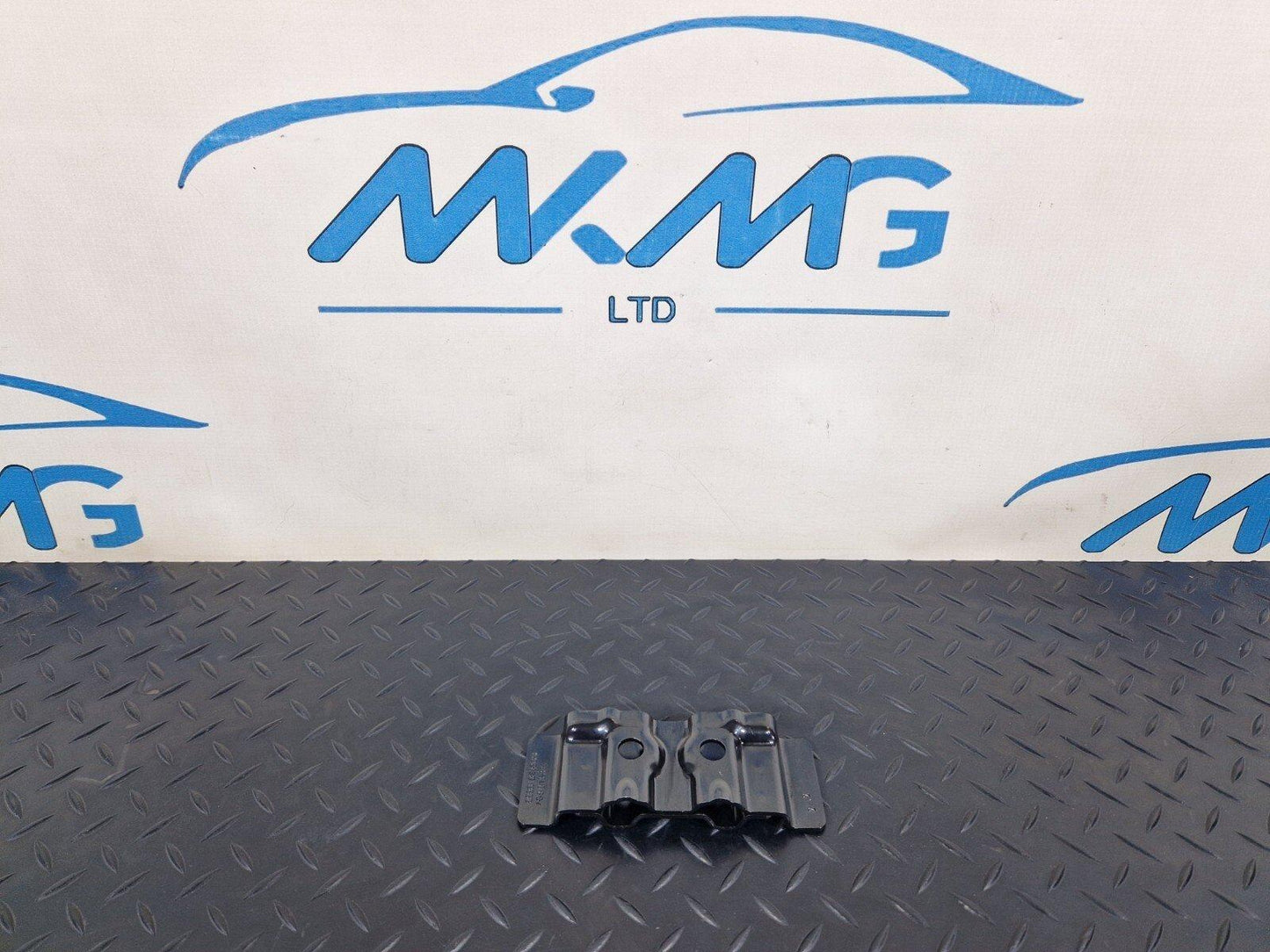 10-18 AUDI A7 4G S-LINE GENUINE OEM MOUNTING TIE DOWN EYE 4G8813383