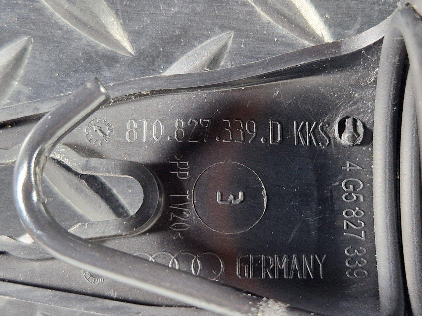 12-18 AUDI A6 C7 GENUINE REAR LEFT SIDE BOOT HINGE 4G5827301B