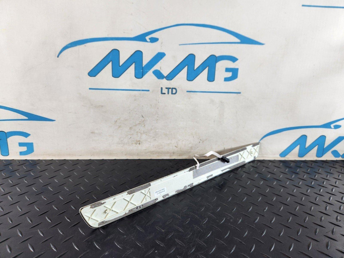 19-ON MERCEDES BENZ B CLASS W247 GENUINE FRONT SILL KICK PLATE A1776809705