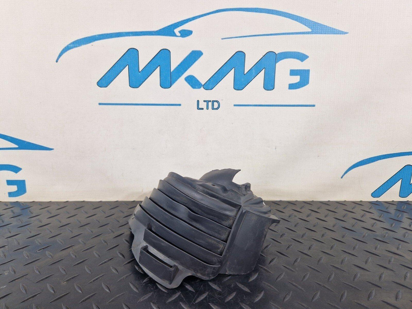 12-18 AUDI A6 C7 GENUINE OEM REAR LEFT SPRING RUBBER COVER GUARD 8R0511539D