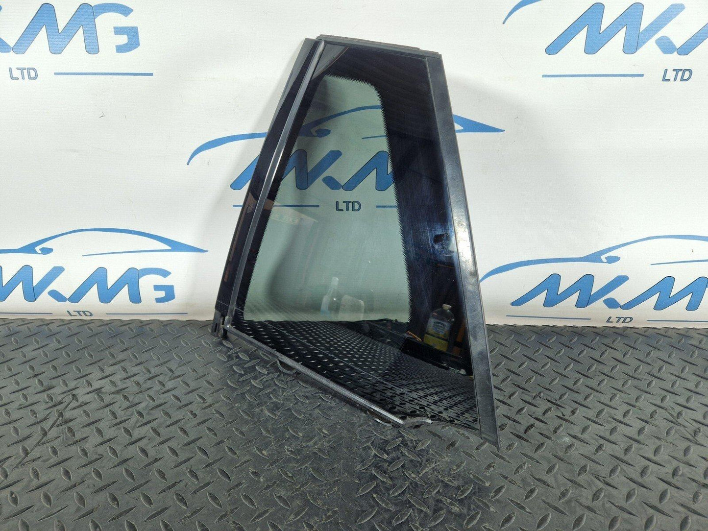 14-21 MERCEDES BENZ C300h W205 OEM REAR LEFT PASSENGER SIDE WINDOW A2057300755