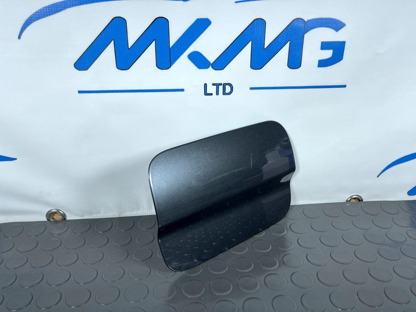 2017 BMW 4 SERIES F32 M-SPORT GENUINE FUEL DOOR IN GREY B39