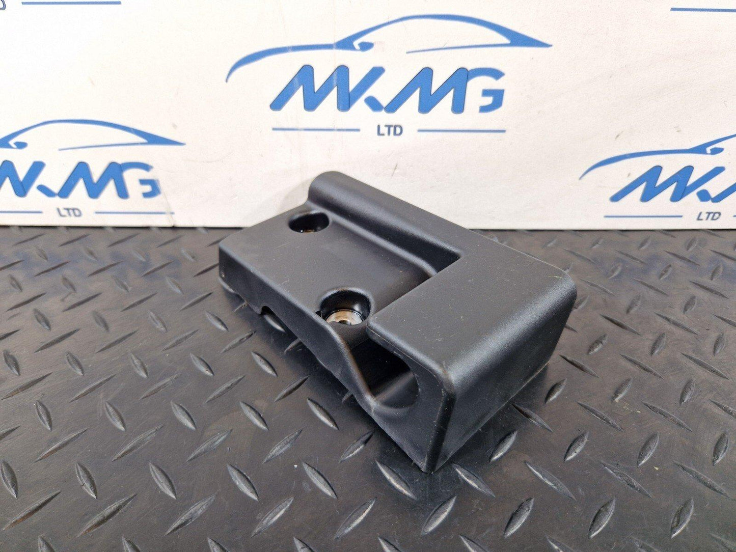 MERCEDES BENZ A CLASS W177 TRUNK HITCH MOUNT BRACKET LEFT SIDE N/S A1776801700