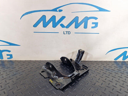 18-ON MERCEDES BENZ A CLASS W177 MAIN FLOOR LEFT SIDE N/S HOLDER BRACKET MOUNT