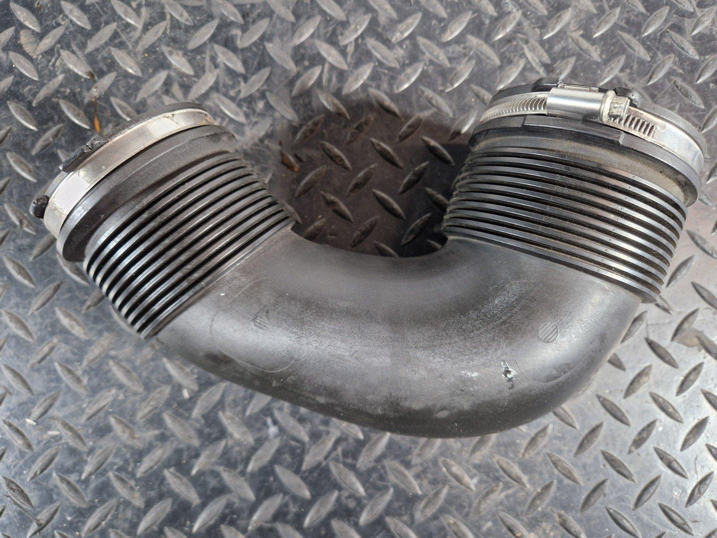 16-20 AUDI Q7 4M GENUINE AIR INTAKE PIPE HOSE 059129616B