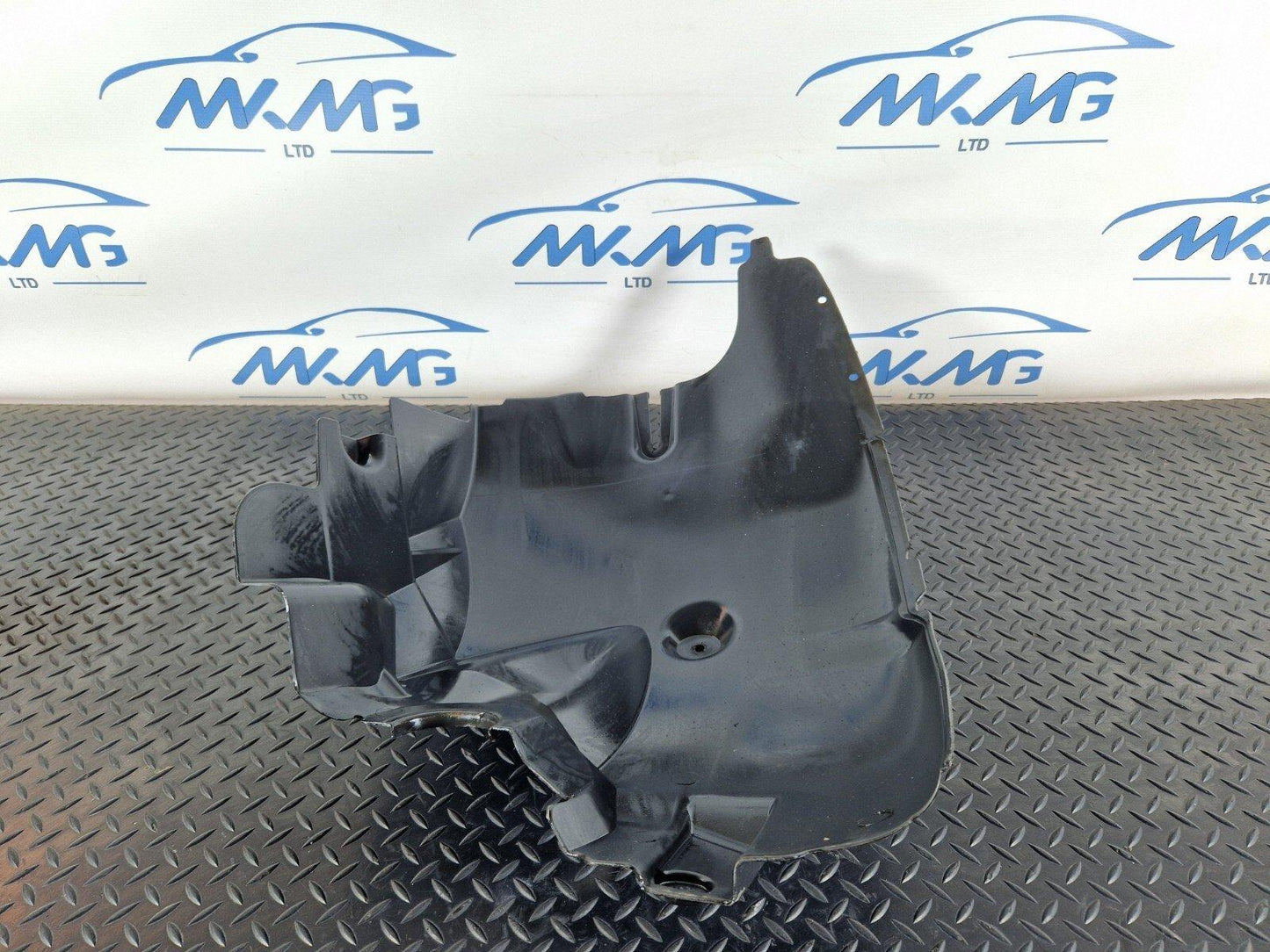18ON MERCEDES BENZ SPRINTER W907 FRONT RIGHT ARCH LINER SPLASH GUARD A9066841877
