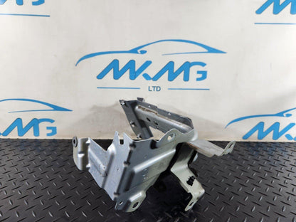 16-20 AUDI Q7 4M FRONT LEFT N/S WING BRACKET HOLDER 4M0821137B 4M0821161B
