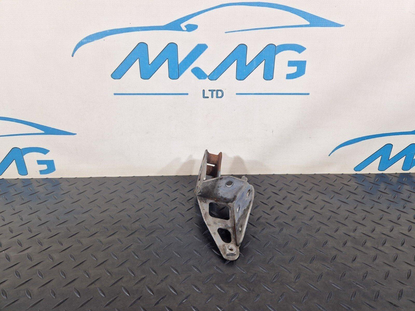 10-17 AUDI A8 4H FRONT RIGHT O/S UNDERRUN BAR BRACKET MOUNT 4H0399656B
