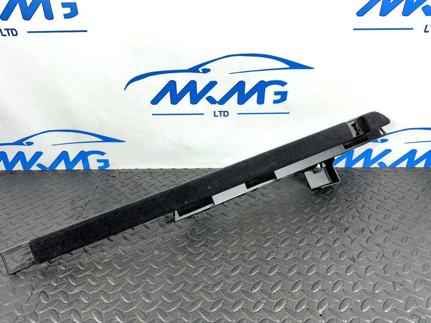 16-19 AUDI A4 B9 GENUINE REAR RIGHT BOOT INTERIOR FLOOR TRIM PANEL 8W9861828