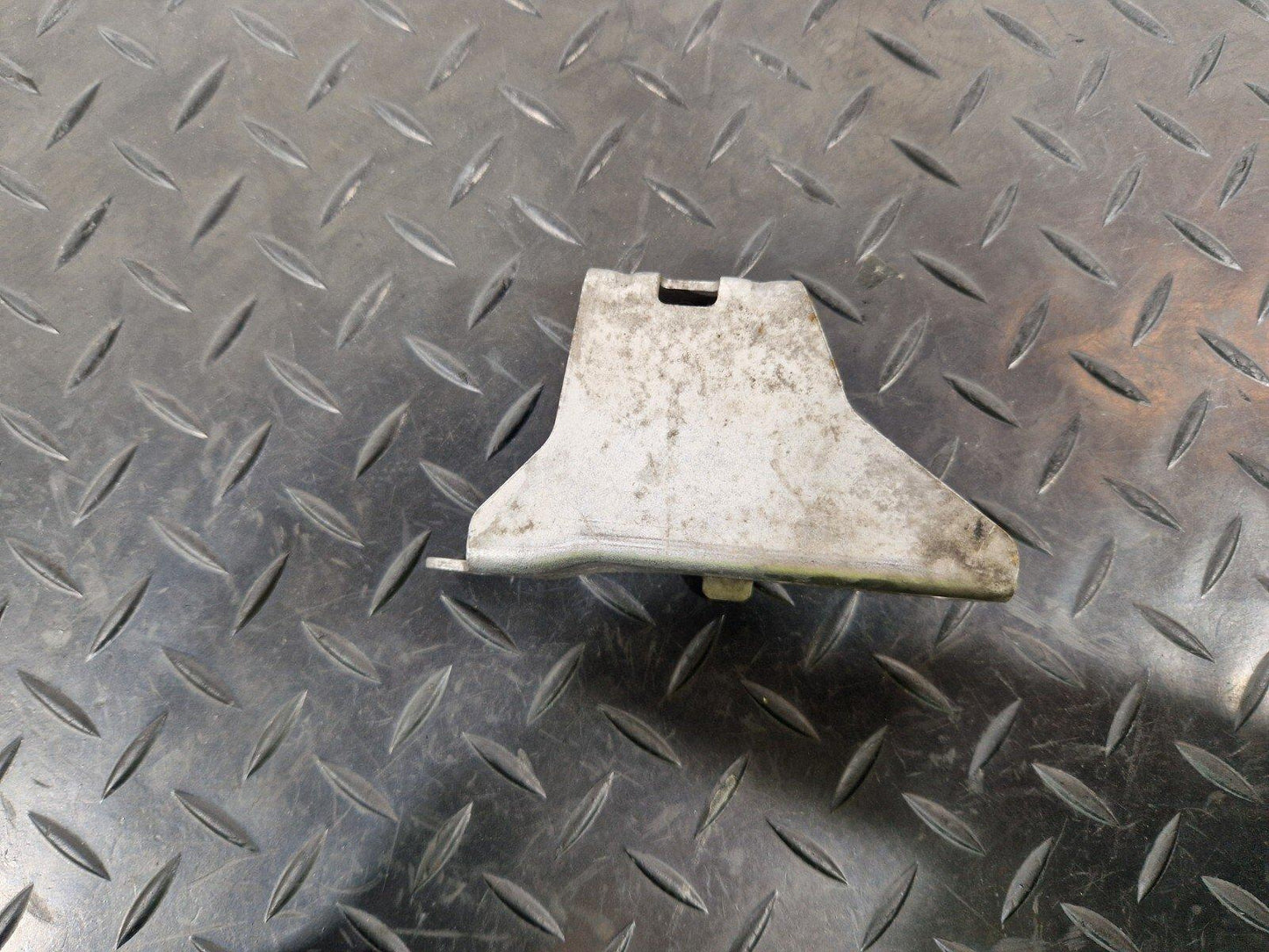 14-21 MERCEDES-BENZ C250D W205 INTAKE MANIFOLD CARRIER BRACKET A6510983239