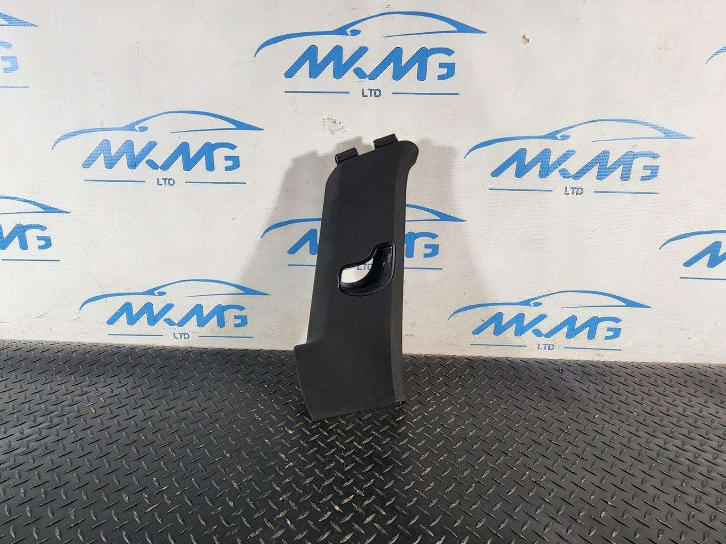 10-18 VW TOUAREG 7P REAR LEFT N/S C PILLAR TRIM 7P6867241G