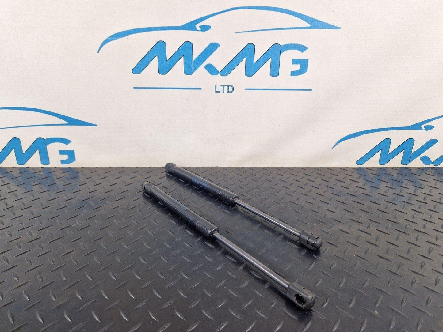 12-18 AUDI A6 C7 GENUINE OEM PAIR OF BONNET HOOD LIFT SUPPORT STRUTS 4G8823359A