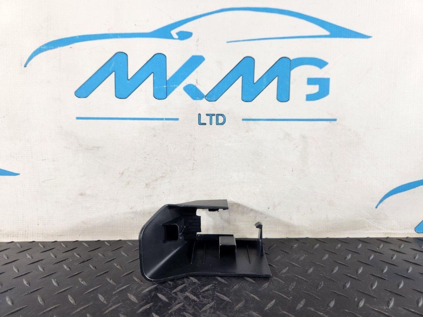 19-ON MERCEDES BENZ B CLASS W247 FRONT SEAT GUIDE RAIL COVER A2479190400