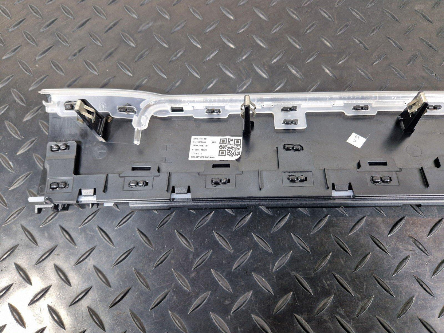 18-ON MERCEDES A CLASS W177 DASHBOARD CENTER TRIM PANEL A1776806003