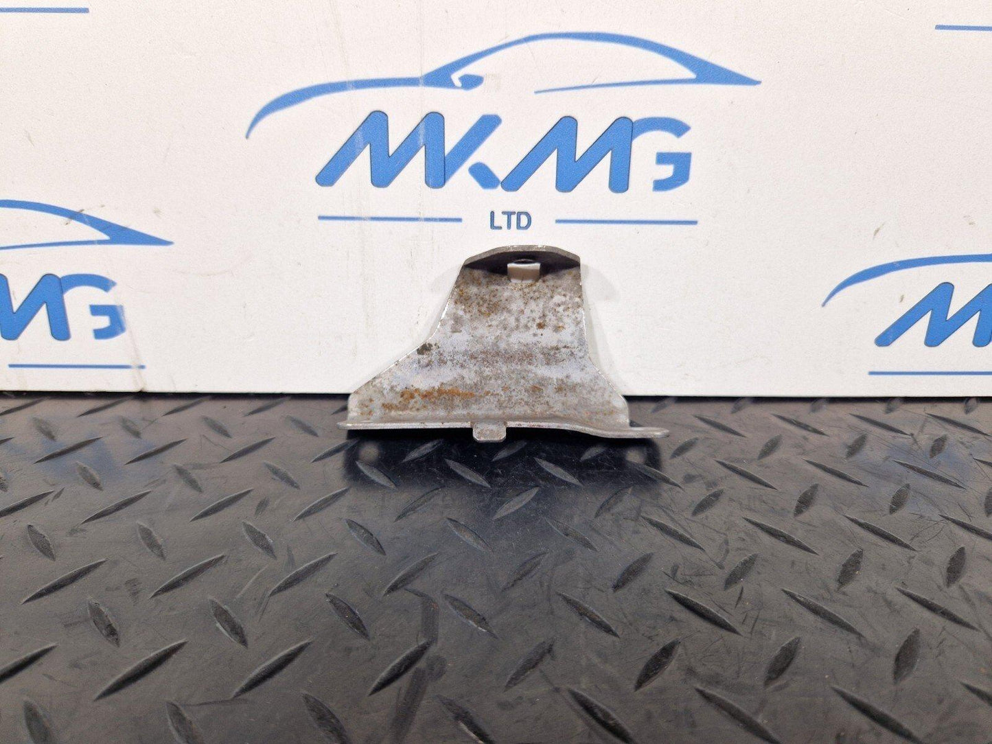14-21 MERCEDES-BENZ C250D W205 INTAKE MANIFOLD CARRIER BRACKET A6510983239
