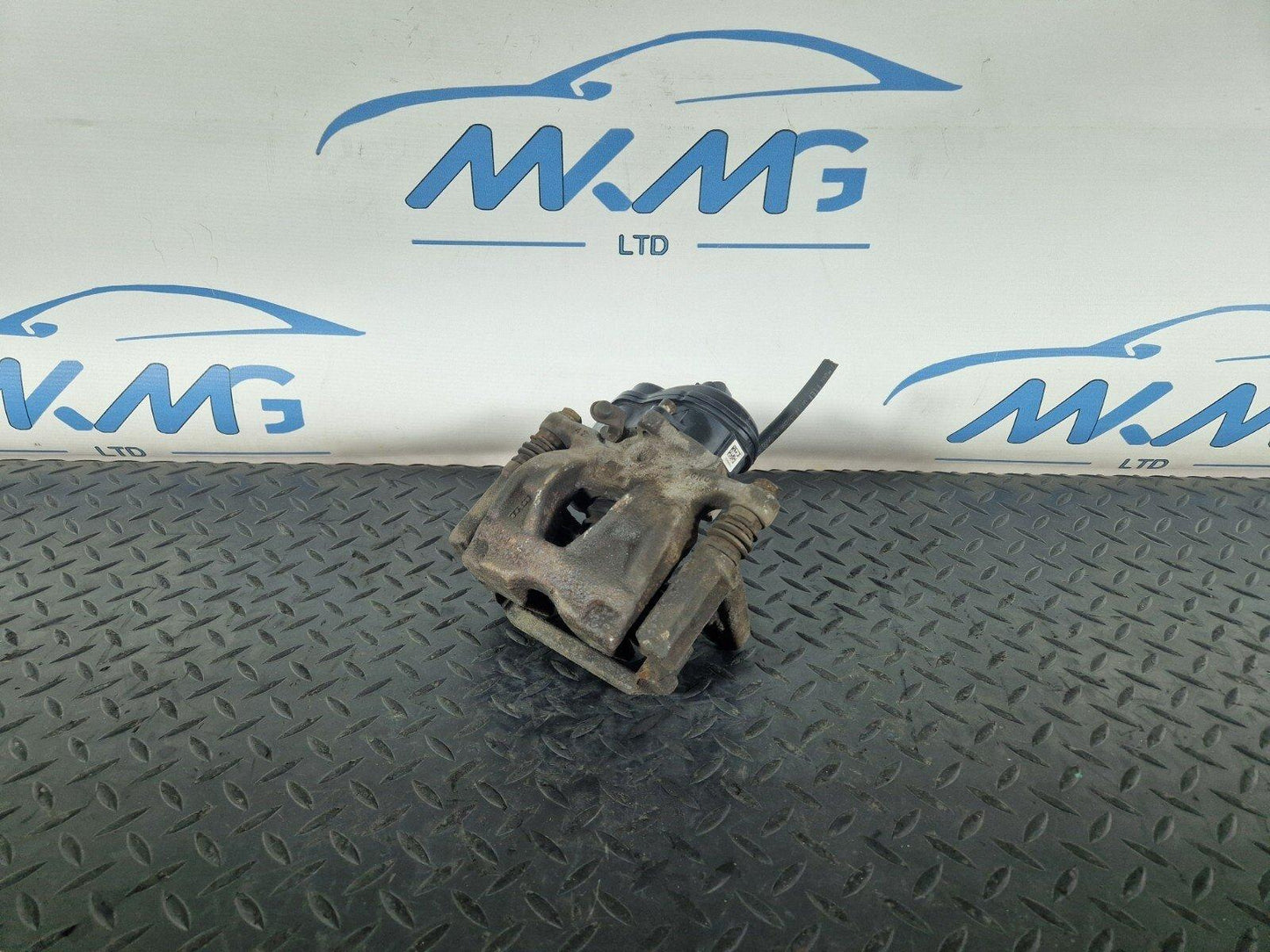 16-19 AUDI A4 B9 OEM REAR RIGHT O/S ELECTRIC BRAKE CALIPER 32355763