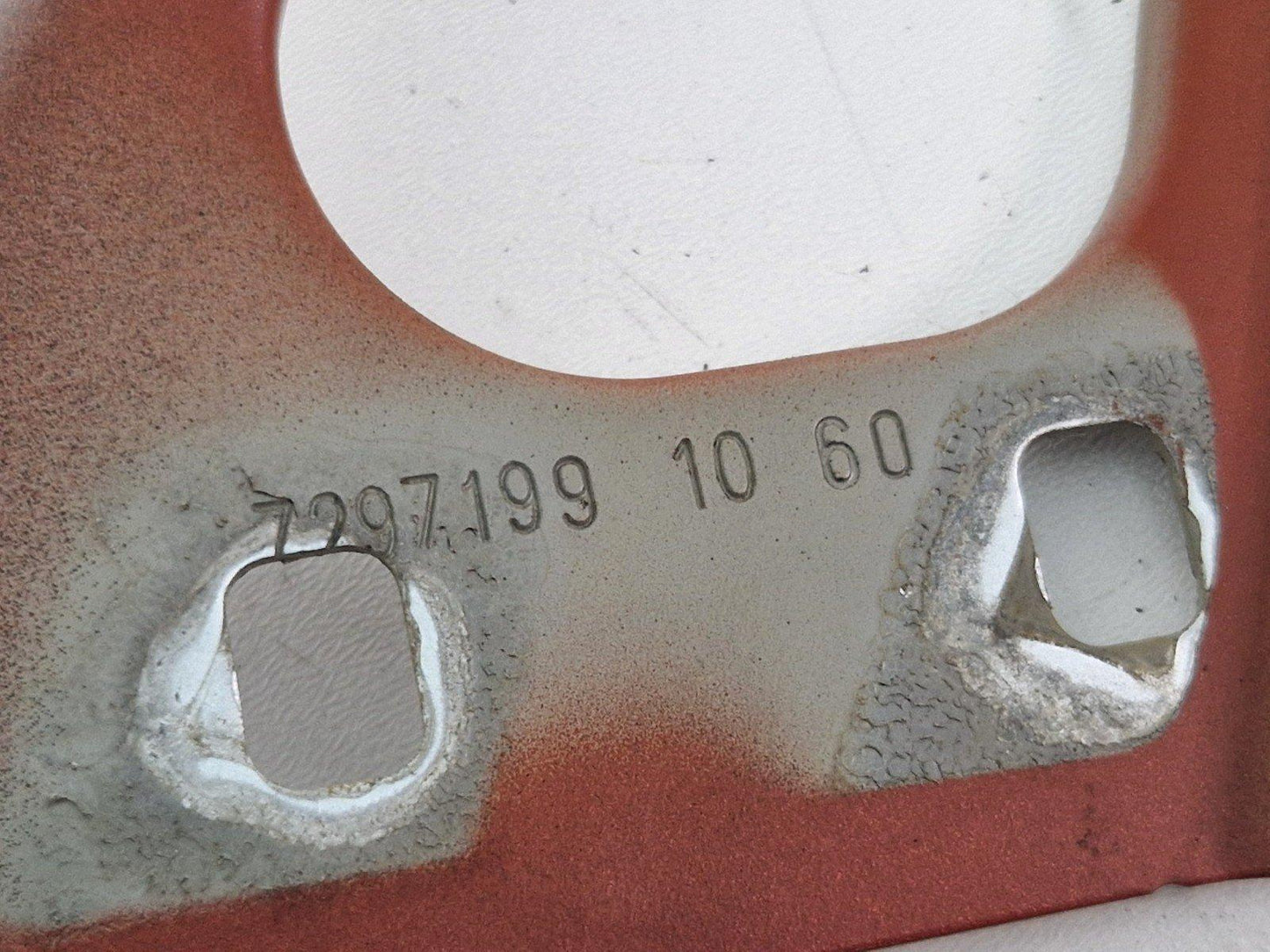 14-21 BMW 2 SERIES F45 OEM ACTIVE TOURER DRIVER SIDE WING BRACKET 7297200