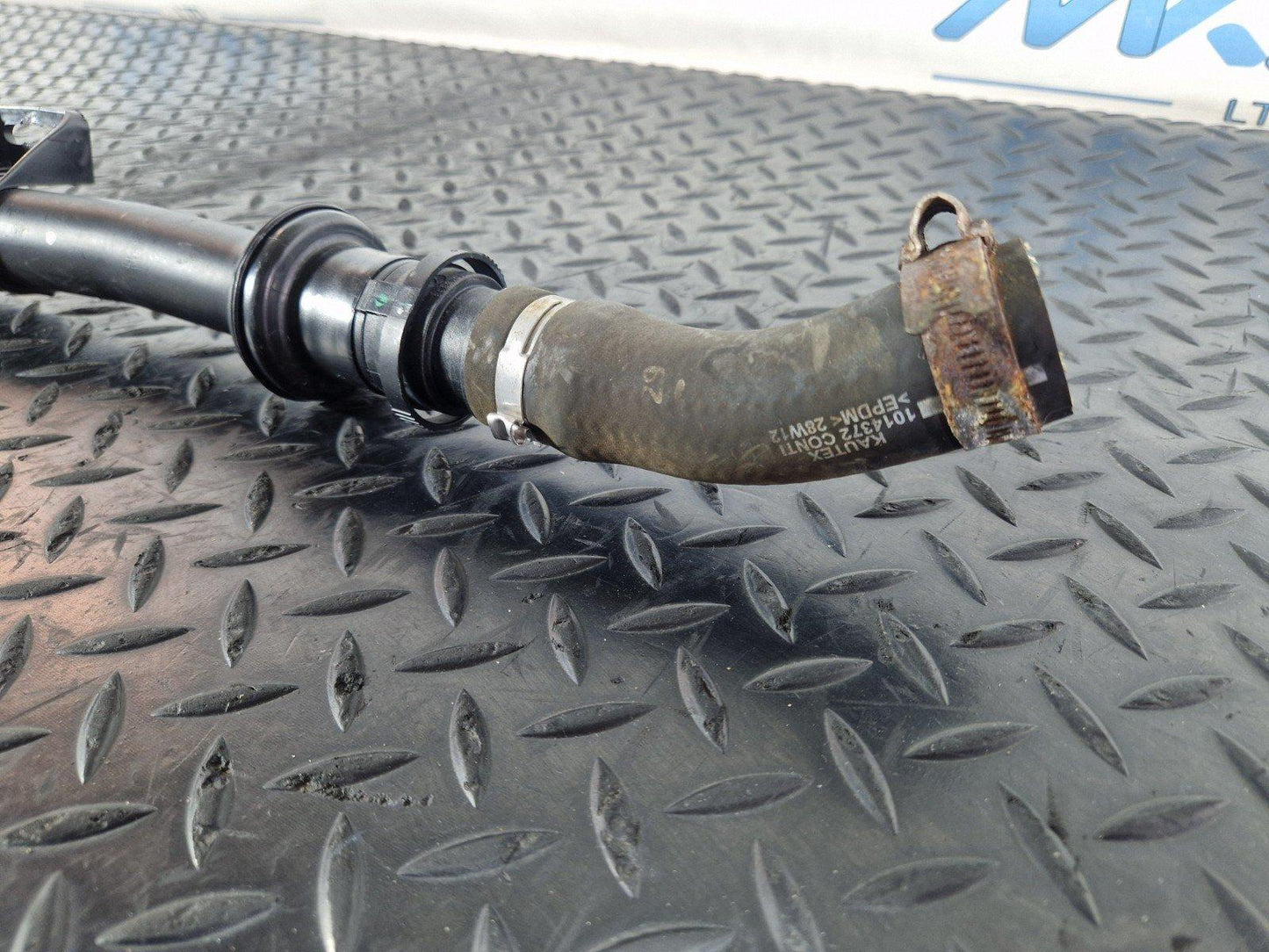 11-19 MERCEDES BENZ ML W166 ADBLUE PIPE FILLER A1664701720