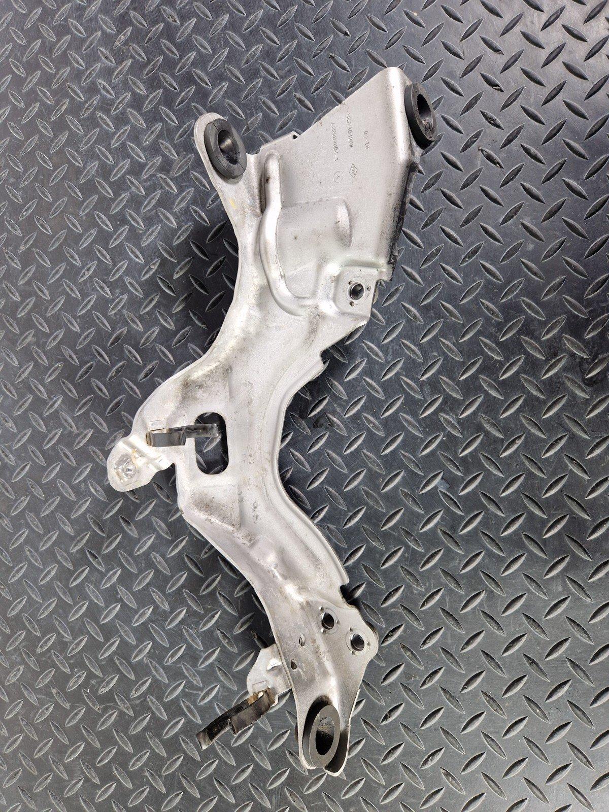 14-21 MERCEDES BENZ C200d W205 OEM DAMPING FILTER SUPPORT BRACKET MOUNT HOLDER
