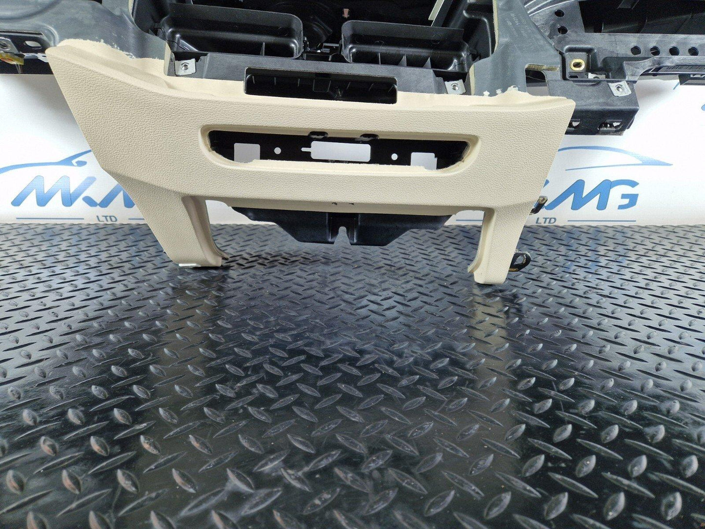 16-24 AUDI A5 F5 COUPE GENUINE DASHBOARD PANEL BEIGE WITH AIRBAG 8W0880204D