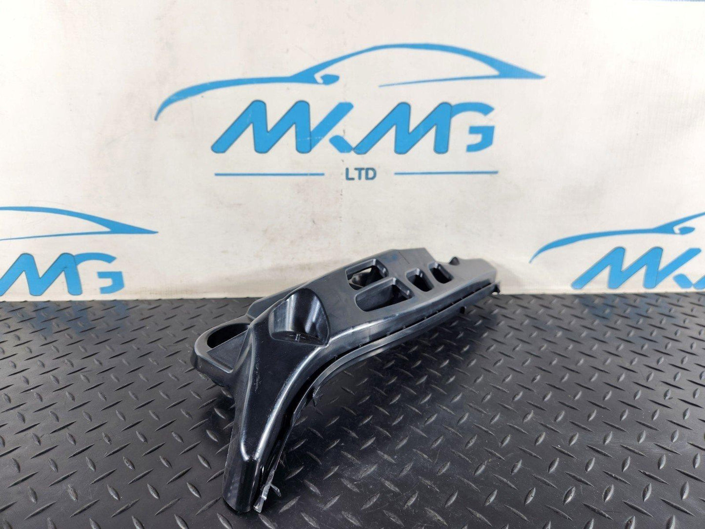 13-19 Mercedes Benz CLA C117 Amg Genuine Rear Bumper Bracket A1778850865