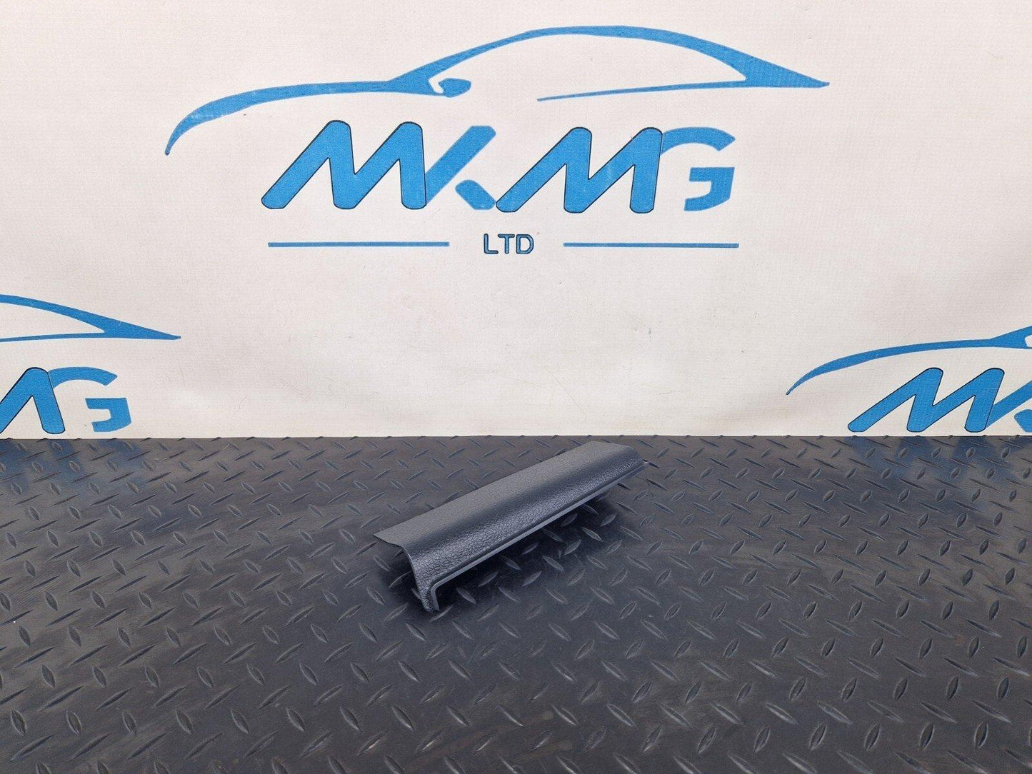 14-23 MERCEDES VITO W447 LEFT SIDE B-PILLAR LOWER SEAT BASE TRIM A4479107900