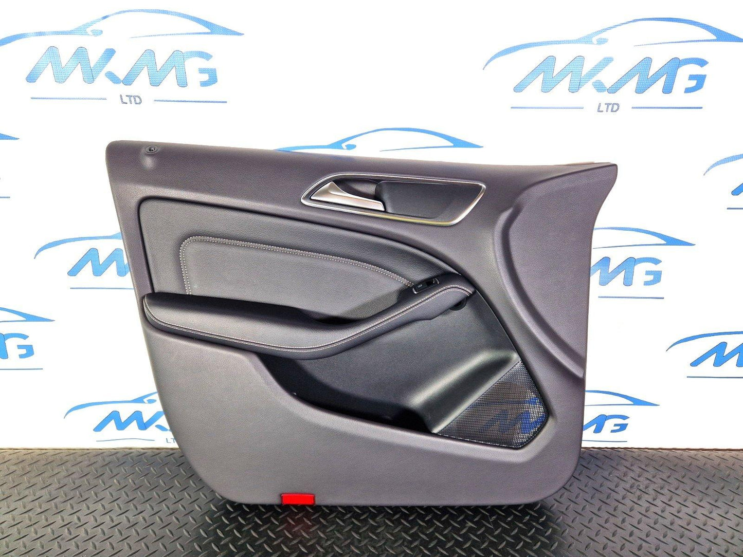 12-18 MERCEDES BENZ B-CLASS W246 FRONT PASSENGER DOOR CARD PANEL A2467201348