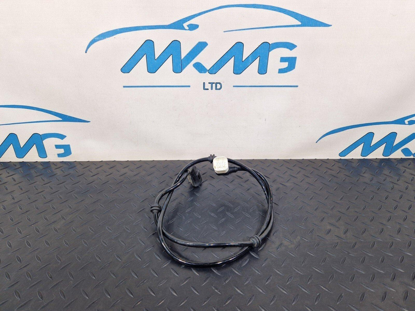 14-21 MERCEDES BENZ C200d W205 REAR LEFT BRAKE PAD WEAR SENSOR A2055404106