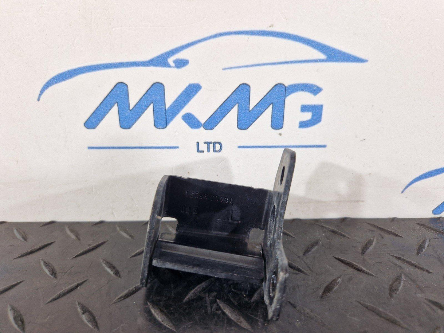 16-19 MERCEDES BENZ GLE W166 BONNET ACTUATOR BRACKET LEFT & RIGHT A1668870031