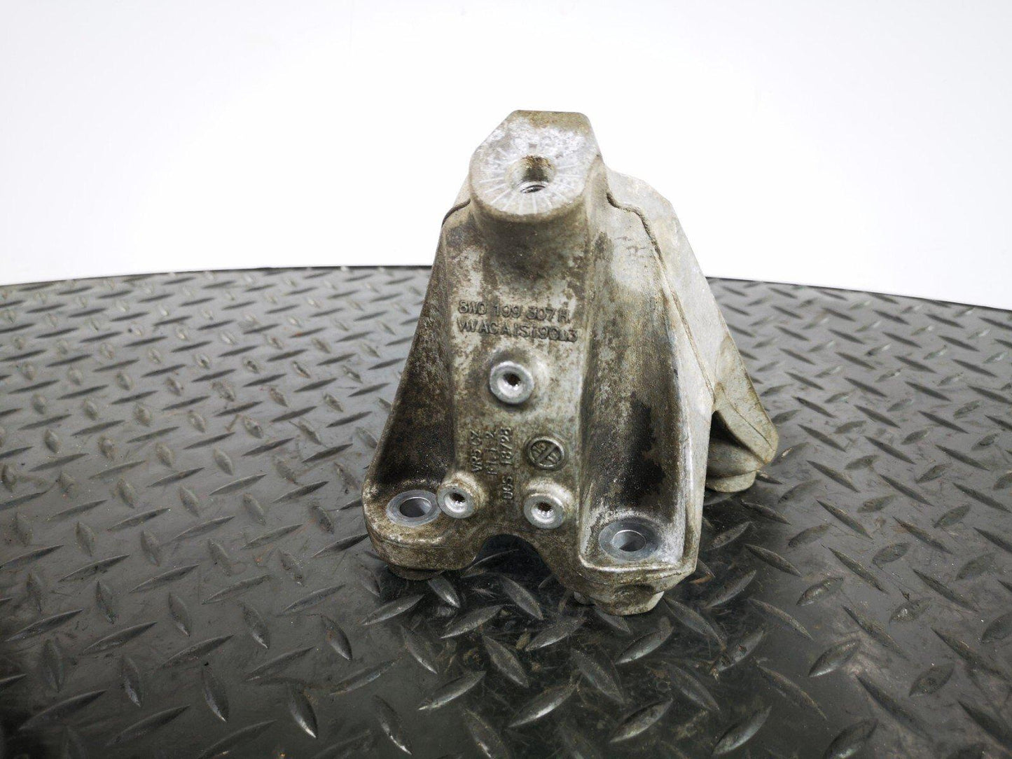 16-19 AUDI A4 B9 S-LINE GENUINE V6 3.0TDI CSW LEFT N/S ENGINE MOUNT 8W0199307H