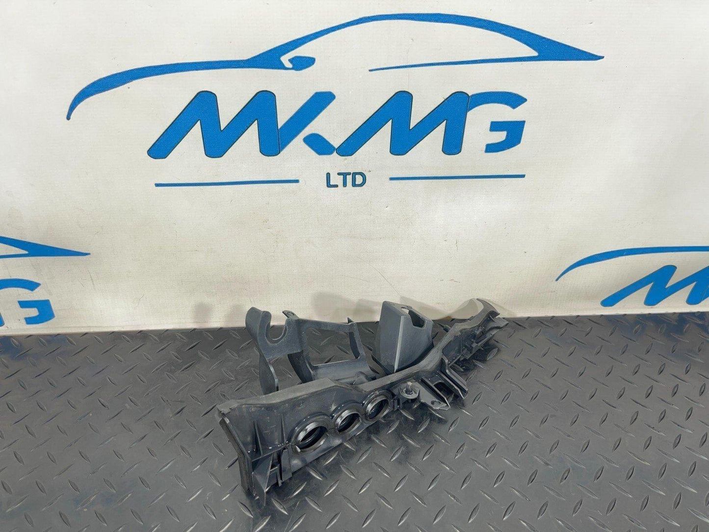 14-21 MERCEDES BENZ C300h W205 TOP LEFT AIR DUCT SEALING A2058317900