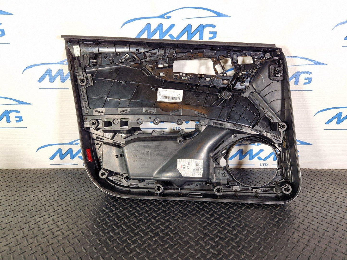 16-19 AUDI A4 B9 OEM FRONT RIGHT INTERIOR DOOR PANEL/CARD 8W0867134
