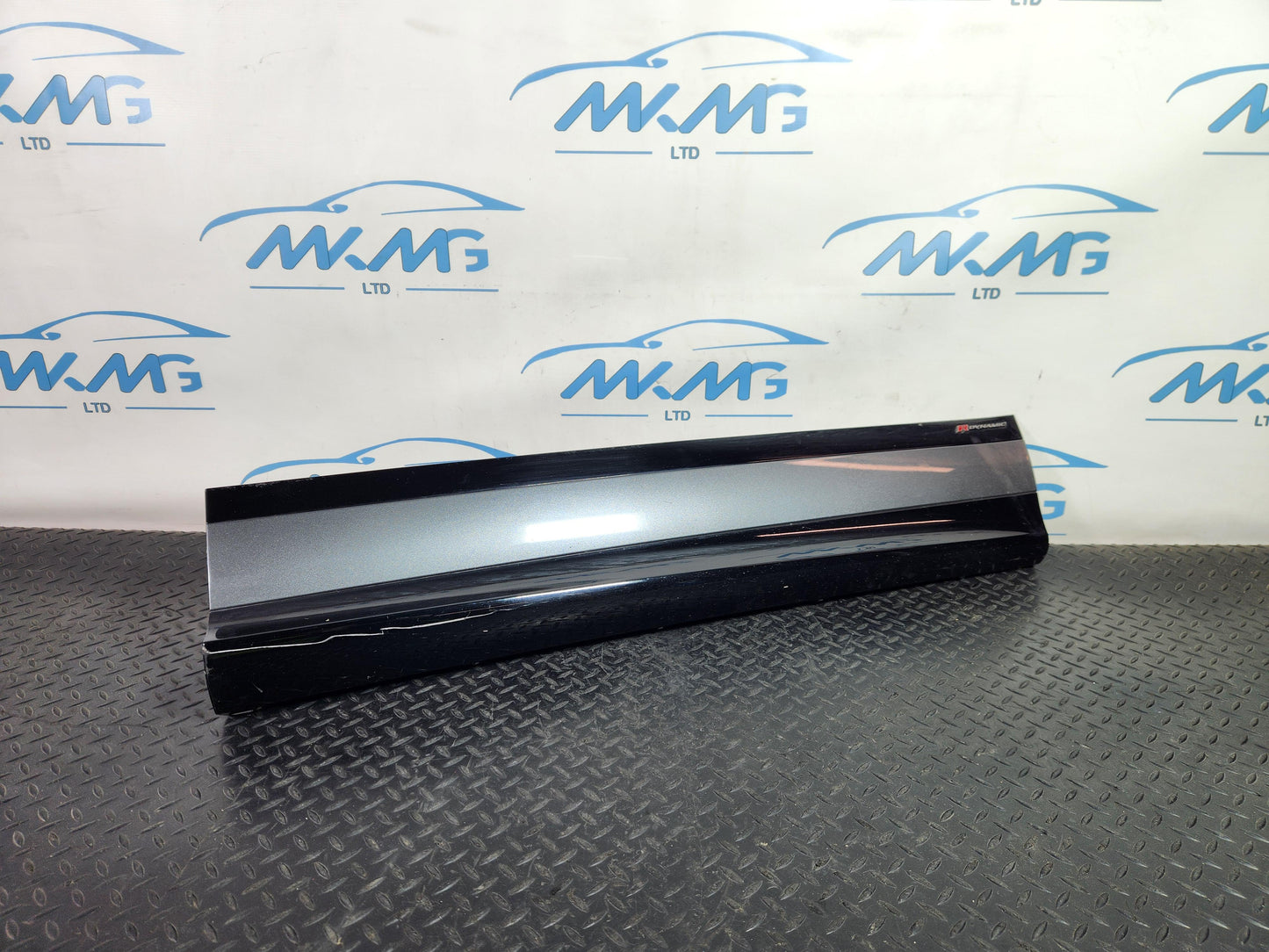 Range Rover Evoque SUV Front Right Door Moulding Trim Damaged K8D2-21064-C