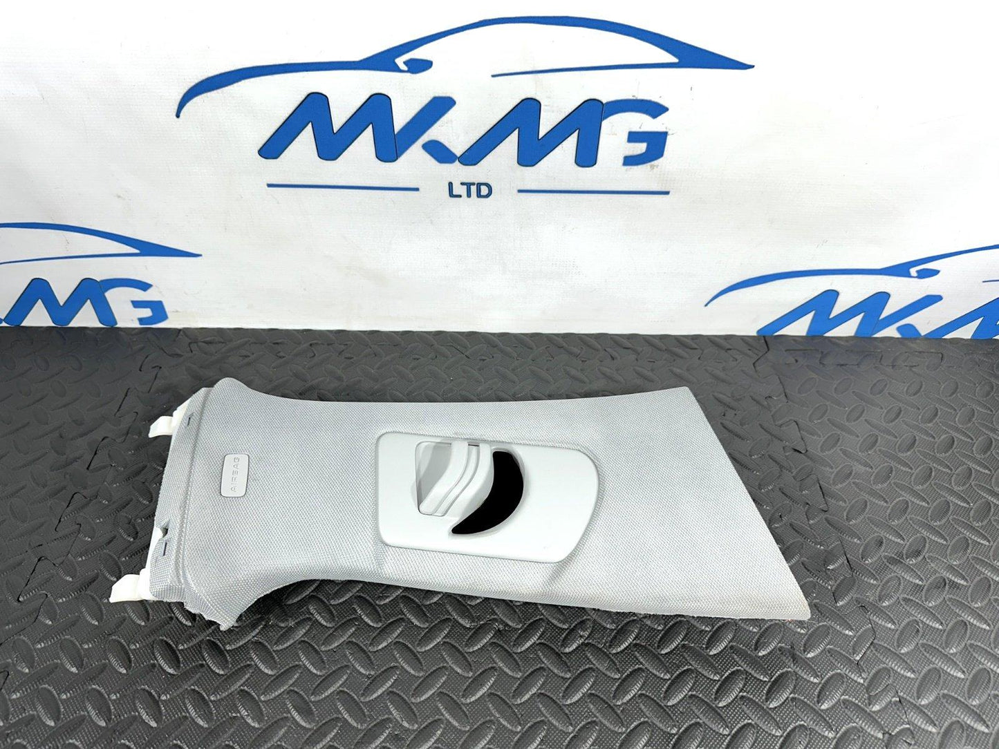 16-19 AUDI A4 B9 GENUINE RIGHT DRIVER SIDE B-PILLAR TRIM COVER 8W0867244E