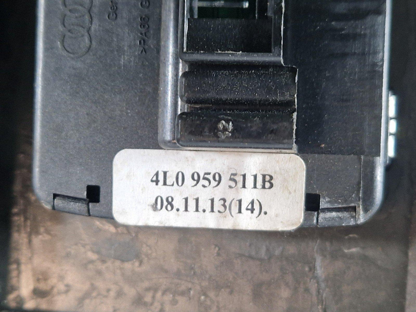 10-15 AUDI Q7 4L BOOT LOAD SUSPENSION LOWERING ADJUSTMENT SWITCH TRIM 4L0959511B