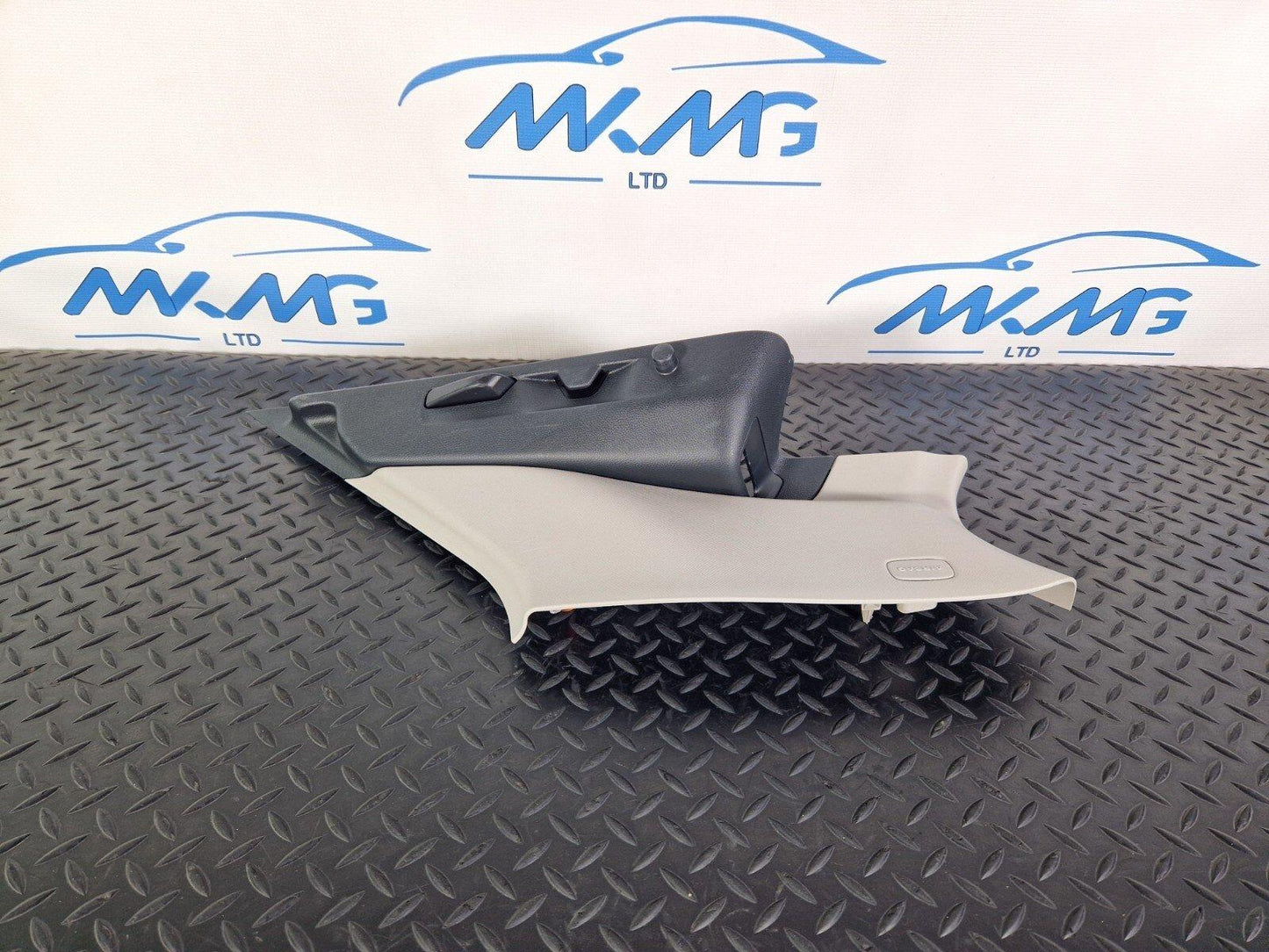 14-19 MERCEDES BENZ GLA X156 OEM BOOT REAR RIGHT C-PILLAR TRIM A1566904400