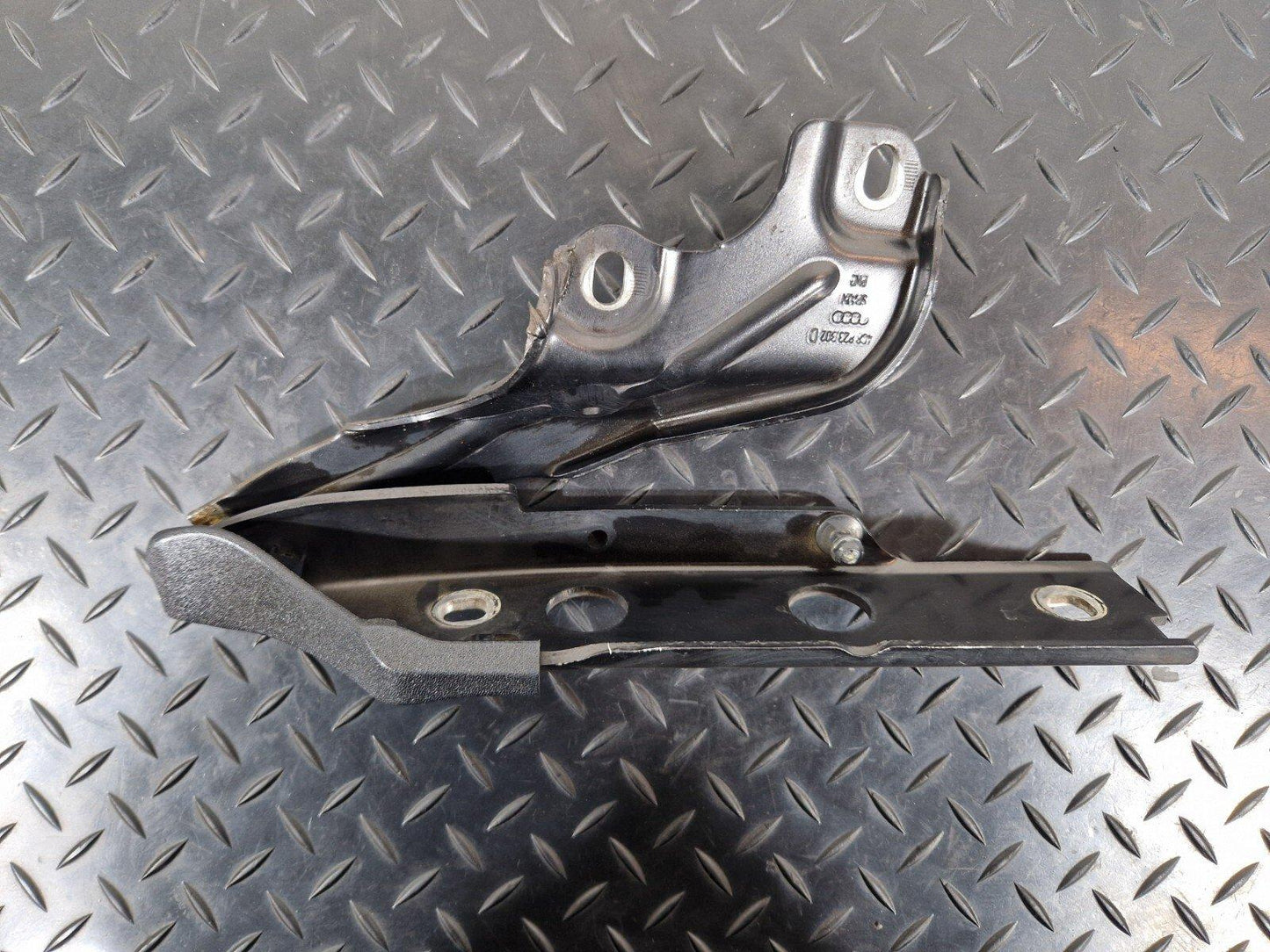 10-18 AUDI A7 4G S-LINE FRONT HOOD BONNET DRIVERS RIGHT SIDE HINGE 4G8823302D