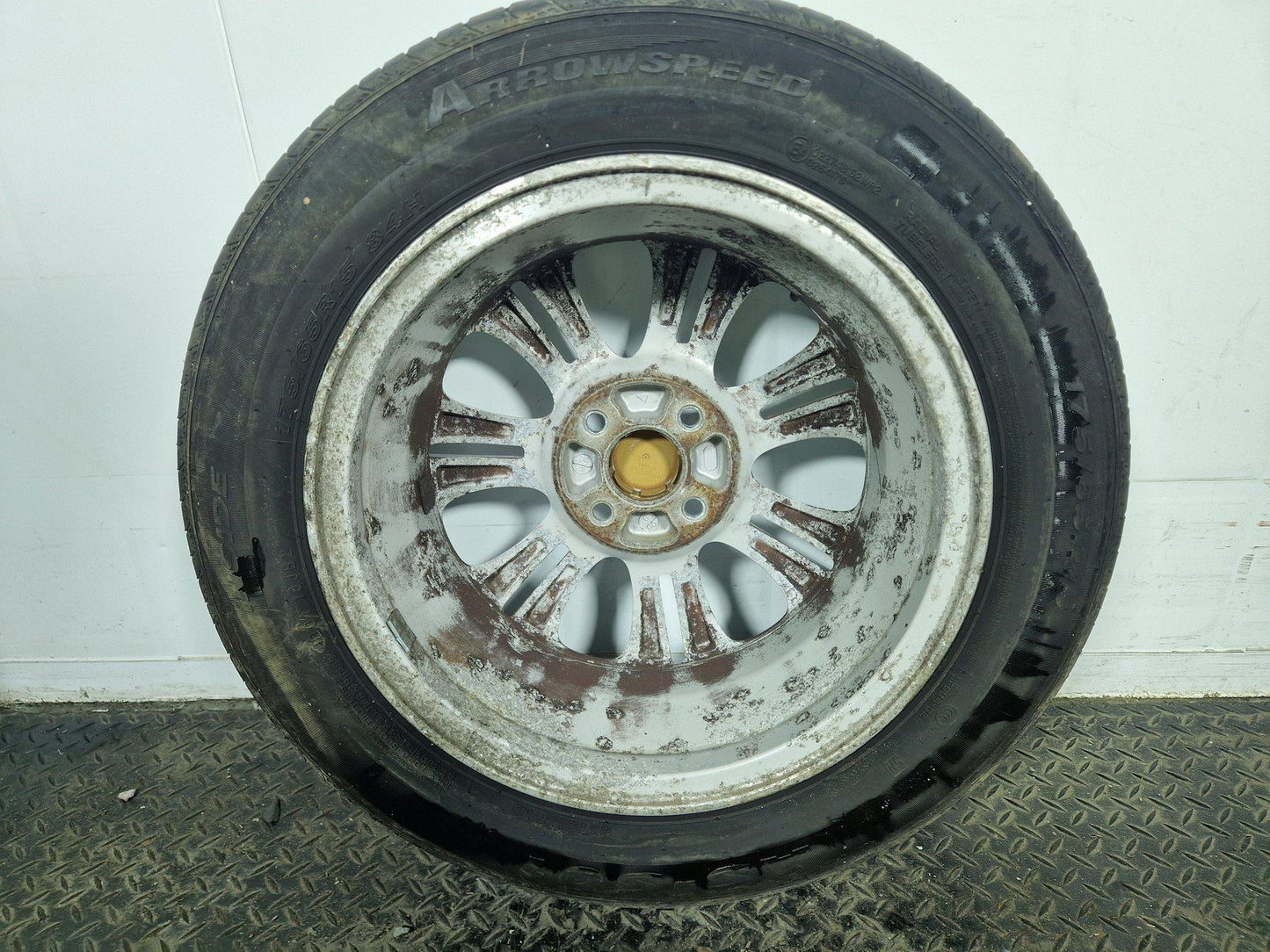 Honda Insight ZE2 15" Alloy Wheel with Tyre 6mm 175/65/15