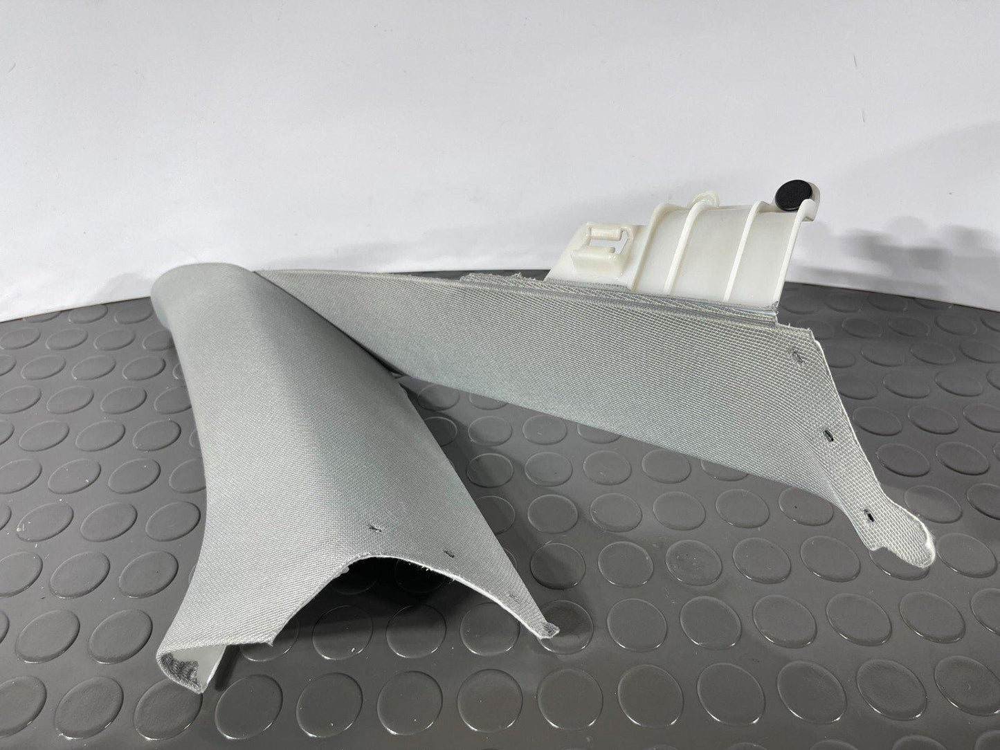 16-19 AUDI A4 B9 SALOON GENUINE REAR RIGHT OSR C-PILLAR TRIM 8W5867288