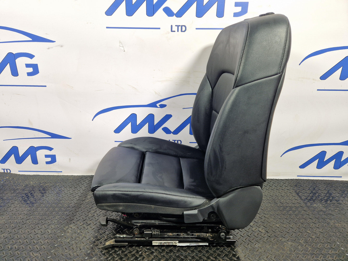 MERCEDES B CLASS W246 FRONT RIGHT O/S DRIVER SIDE BLACK LEATHER SEAT
