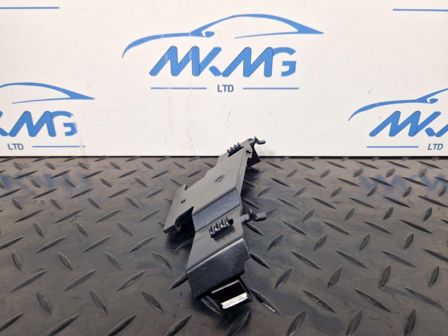 16-23 AUDI A5 F5 SPORTBACK S-LINE B-PILLAR RIGHT TRIM HOLDER 8W8867192