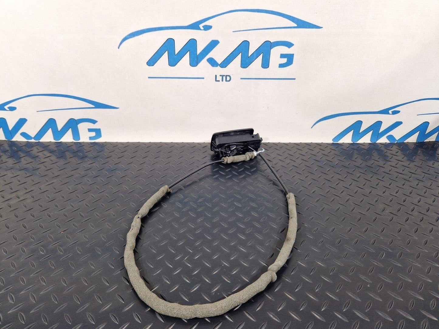 11-18 BMW 6 SERIES F06 GENUINE REAR SEAT RELEASE LOCK 7221850