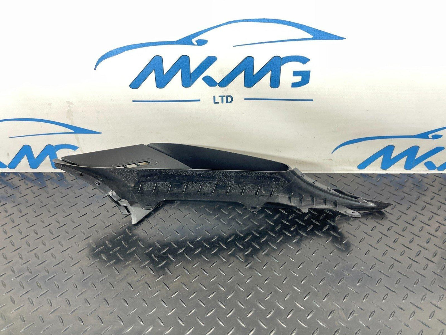14-21 BMW 2 SERIES ACTIVE TOURER F45 216D INTERIOR TRIANGLE TRIM 2570578