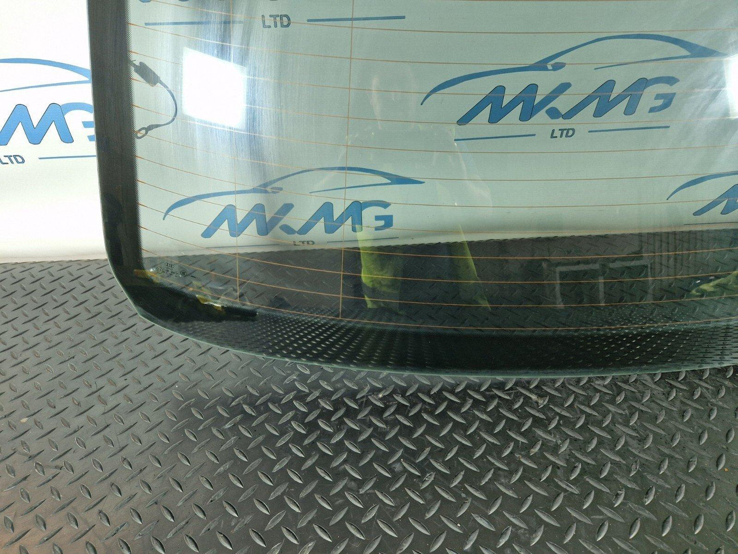 16-19 AUDI A4 B9 GENUINE OEM REAR WINDSHIELD WINDSCREEN WINDOW GLASS 8W5845501