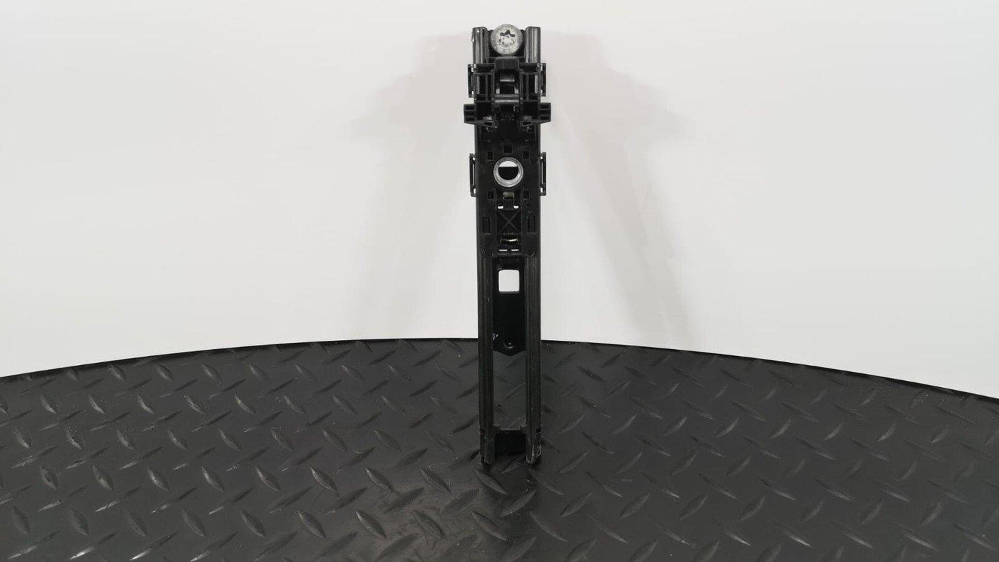 13-19 MERCEDES BENZ CLA W117 C117 FRONT RIGHT SEAT BELT HEIGHT ADJUSTER