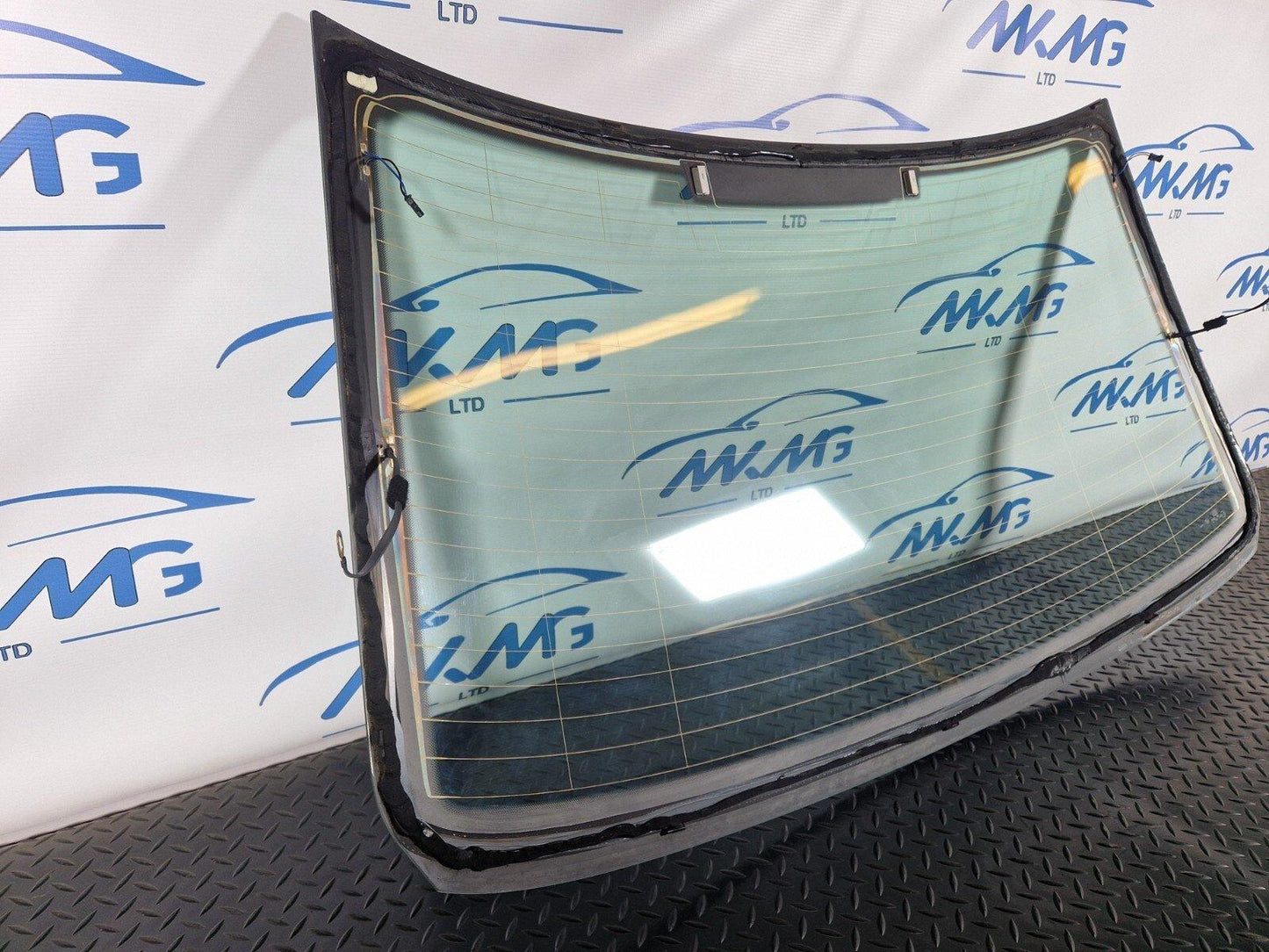 16-19 AUDI A4 B9 REAR WINDSHIELD WINDSCREEN WINDOW GLASS 8W5845501