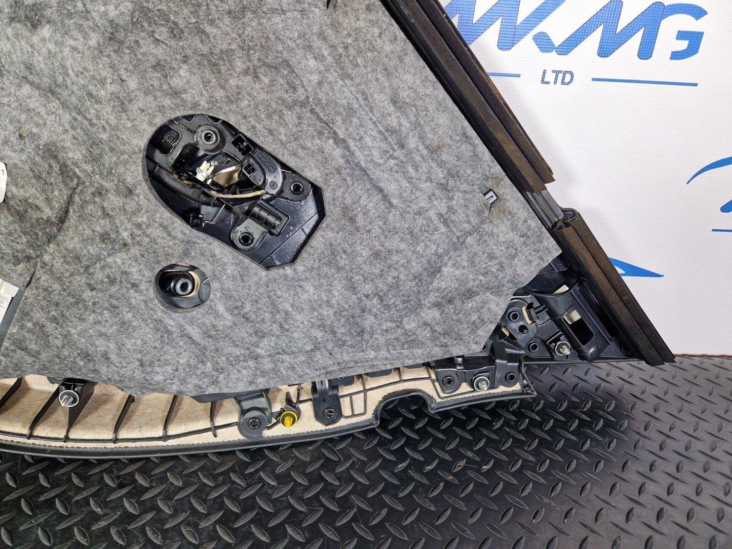 14-21 MERCEDES BENZ C220d W205 REAR LEFT SIDE DOOR CARD PANEL A2057300594