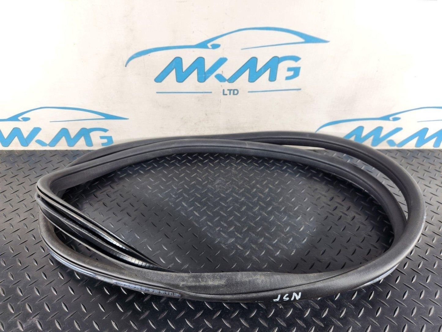 11-19 Mercedes ML W166 Front Left Or Right Side Door Rubber Seal A1666970051