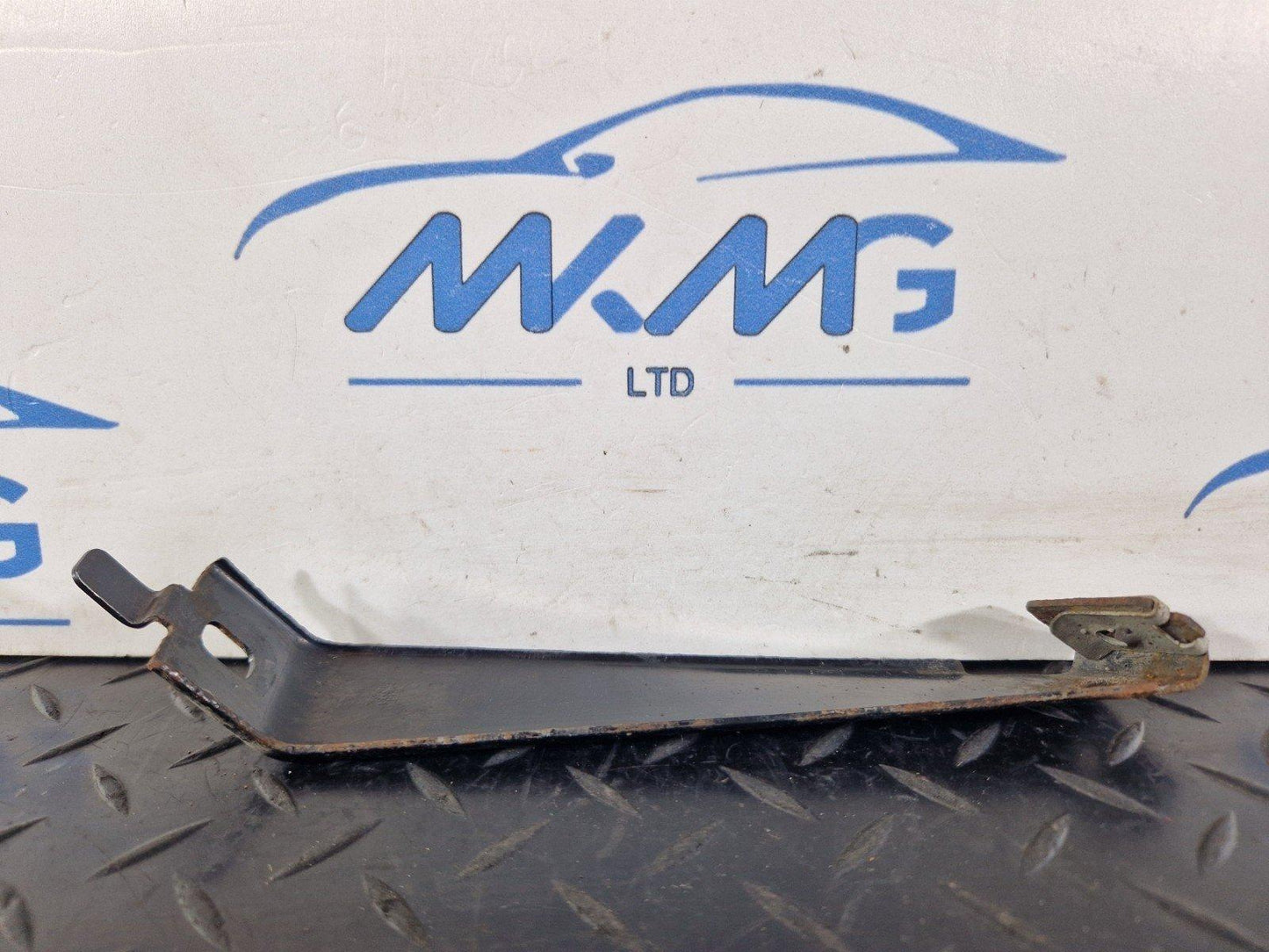 11-19 MERCEDES BENZ ML W166 GENUINE LEFT N/S RADIATOR SUPPORT BRACKET 1666260100